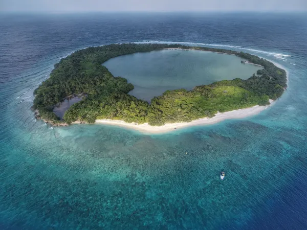 Coastal views and remnants of British era on Ross Island
