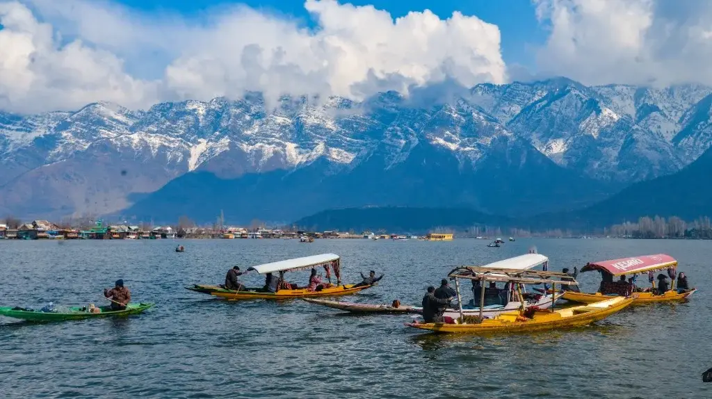 Local scenery and travel spots in Kashmir