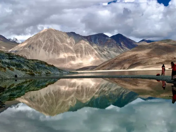 Natural valleys and surroundings of Nubra Valley