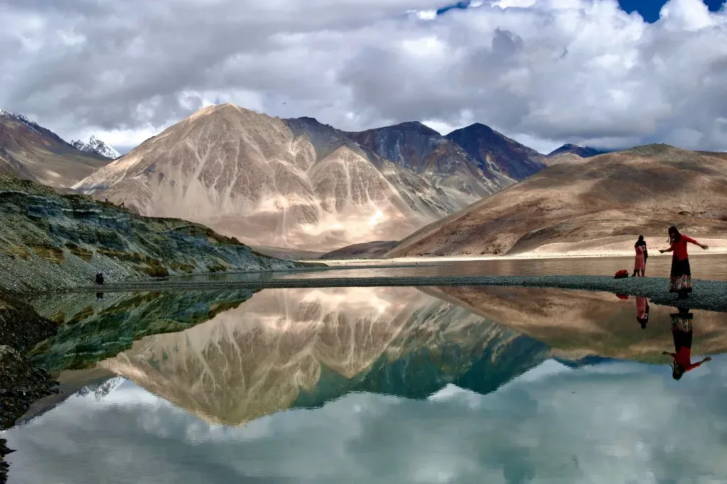 Natural valleys and surroundings of Nubra Valley