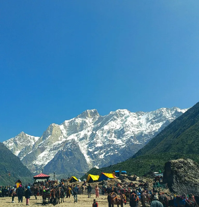 Natural valleys and surroundings of Kedarnath