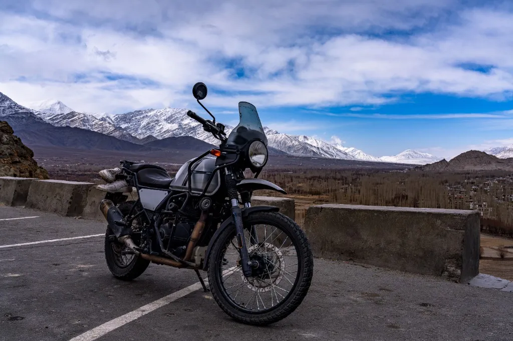 Natural valleys and surroundings of Nubra Valley